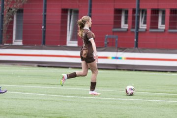 Bild 415 - wBJ FC St. Pauli - Walddoerfer SV : Ergebnis: 3:4